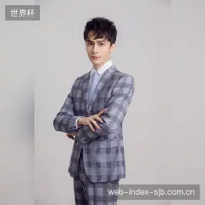 龚月